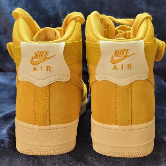 Nike - Picture 4 of 5